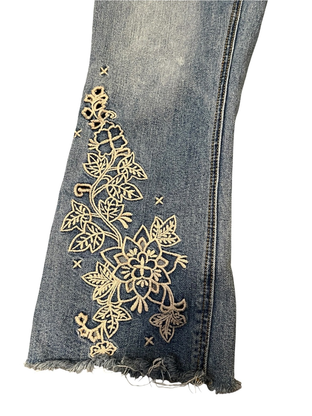 Johnny Was West Side Eyelet Baby Boot Jeans Embroidered Flare Jeans - Picture 2 of 10